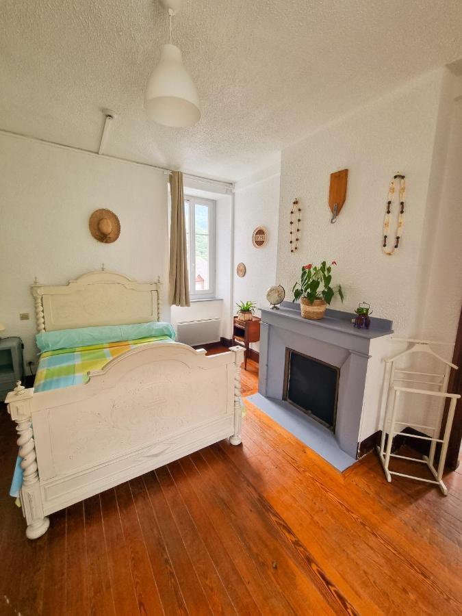 Auberge Du Crabere Melles Екстер'єр фото